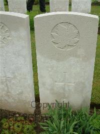 Etaples Military Cemetery - Creed, E H